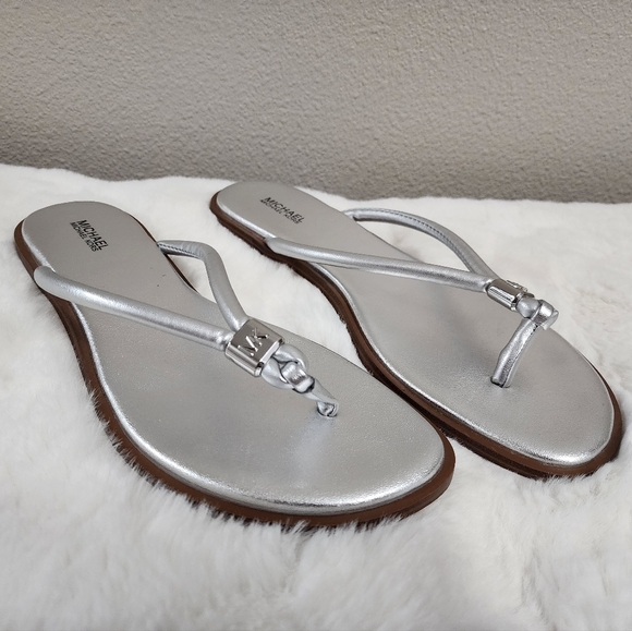 Michael Kors "Annie" Slides - Picture 2 of 3